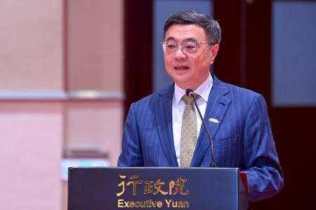 2026年7月9日行政院長卓榮泰接見「世界臺灣商會聯合總會第32屆回國訪問團」 　共6張