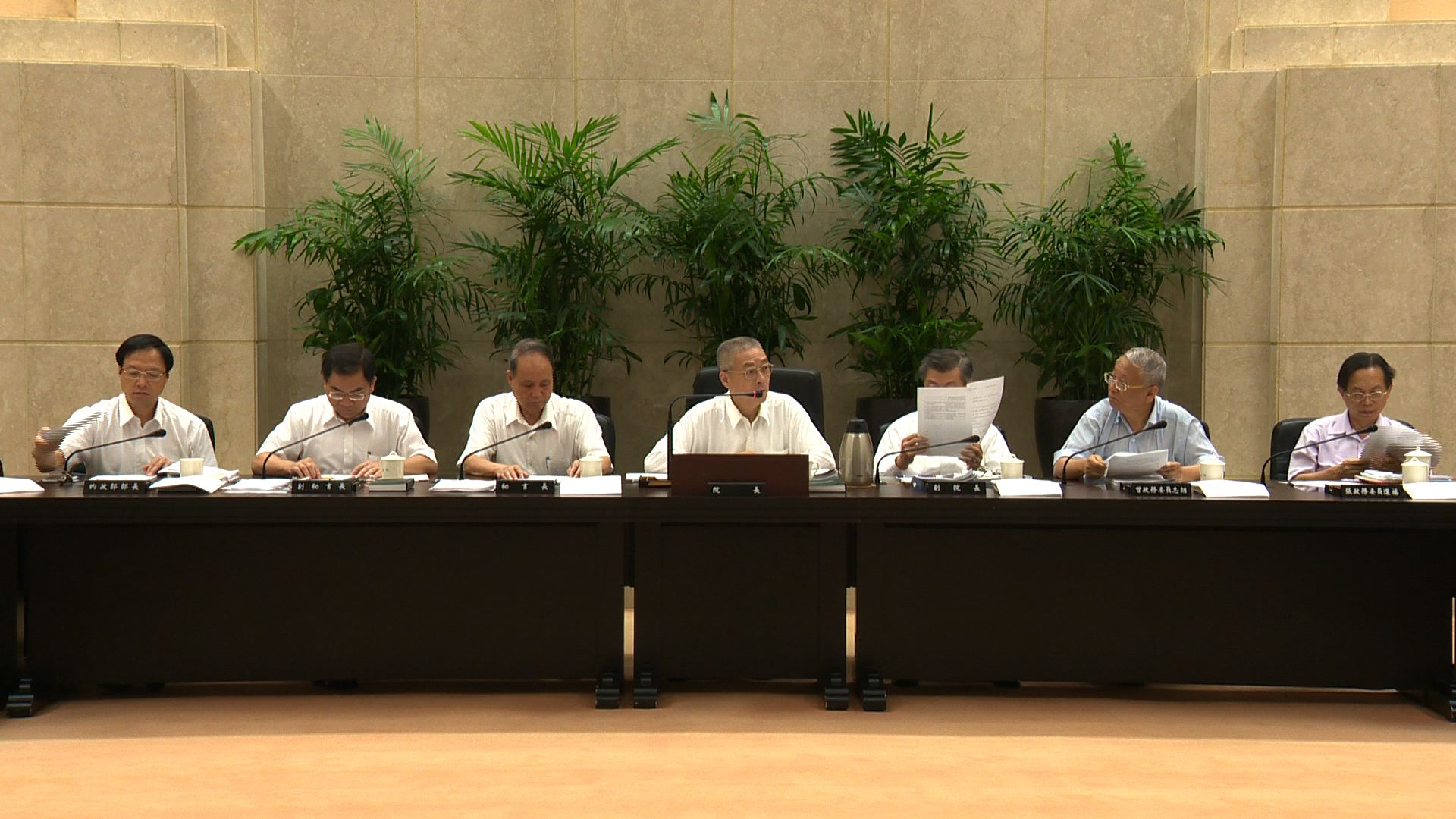吳揆聽取內政部「社會安全網推動情形」報告 　共1張