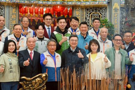 2026年2月17日行政院長卓榮泰赴木柵忠順廟參拜祈福　共12張