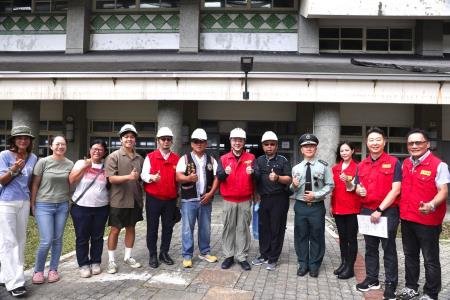 行政院長卓榮泰視察康芮颱風蘭嶼災損復原情形