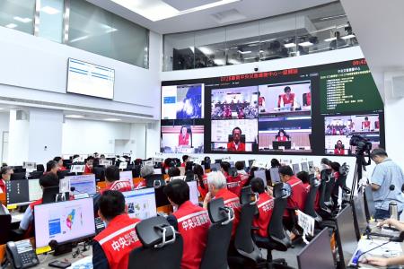 2025年8月3日行政院長卓榮泰視導0728豪雨中央災害應變中心　共6張