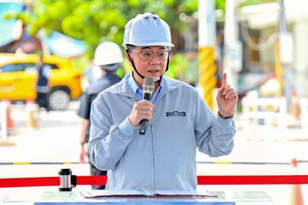 2026年5月16日行政院長卓榮泰視察高速鐵路屏東車站特定區路段臺鐵改善暨六塊厝車站遷建建設計畫進度 　共6張