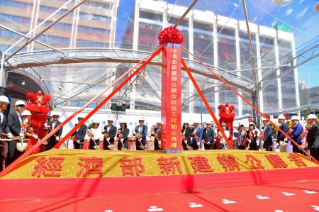 2026年7月9日行政院院長卓榮泰出席經濟部新建辦公廳舍統包工程動土典禮 　共6張