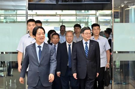 2024年7月15日行政院長卓榮泰解嚴紀念日視察「政治檔案開放應用情形」4　共9張