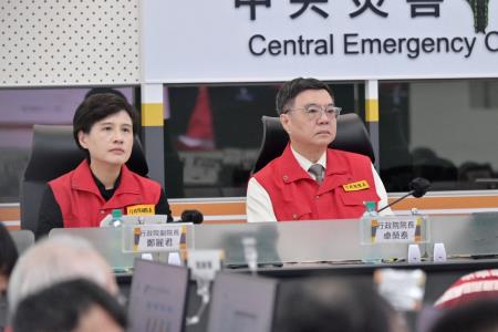 2024年10月31日行政院長卓榮泰陪同總統視導康芮颱風中央災害應變中心第五次工作會報。　共7張