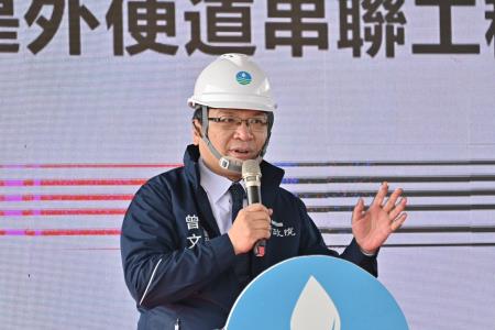 2024年3月20日行政院長陳建仁視察「大漢溪治理及堤外便道串聯工程」4.jpg