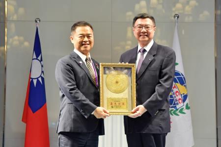 2024年7月16日_1行政院長卓榮泰出席亞洲台灣商會聯合總會第31屆第3次理監事聯席會議閉幕典禮 _6_　共6張