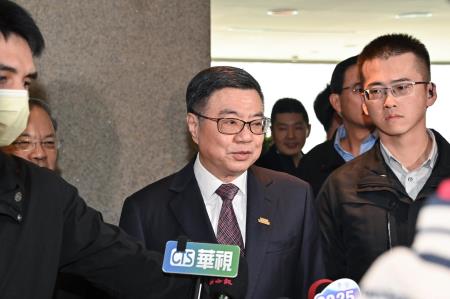 2025年2月11日行政院長卓榮泰出席「2025 健康台灣樂齡論壇：公私協力促進全人健康」開幕典禮4 　共4張