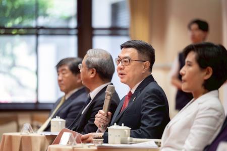 2025年5月16日行政院長卓榮泰就職週年茶敘_1　共10張