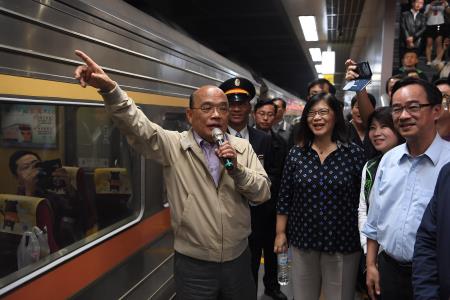 2019年3月17日行政院長蘇貞昌視察「高雄鐵路地下化通車後車站廢氣污染改善情形_6