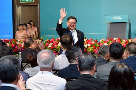 2026年6月23日行政院長卓榮泰出席「中華民國全國中小企業總會第16屆第1次會員大會暨第18屆國家磐石關懷獎章贈獎典禮」 　共6張