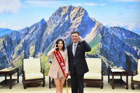 卓院長今（1）日接見國際青年商會中華民國總會「第62屆十大傑出青年當選人」照片_3 共10張　共10張