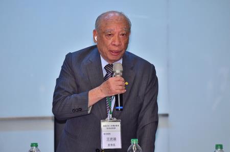 2025年8月14日行政院長卓榮泰參訪慶鴻機電並與機械（含工具機）業者交流座談會 　共15張