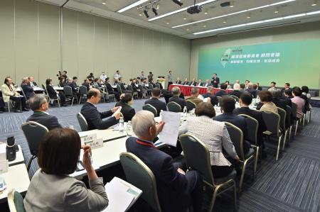 2024年9月3日行政院長卓榮泰出席「行政院經濟發展委員會」顧問會議開幕典禮　共10張