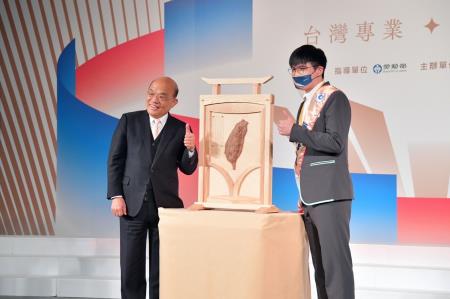 2022年12月12日行政院長蘇貞昌出席2022國際技能競賽代表團頒獎典禮　共6張