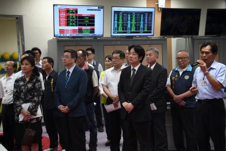 1070818行政院長賴清德視察苗栗通霄發電廠_1