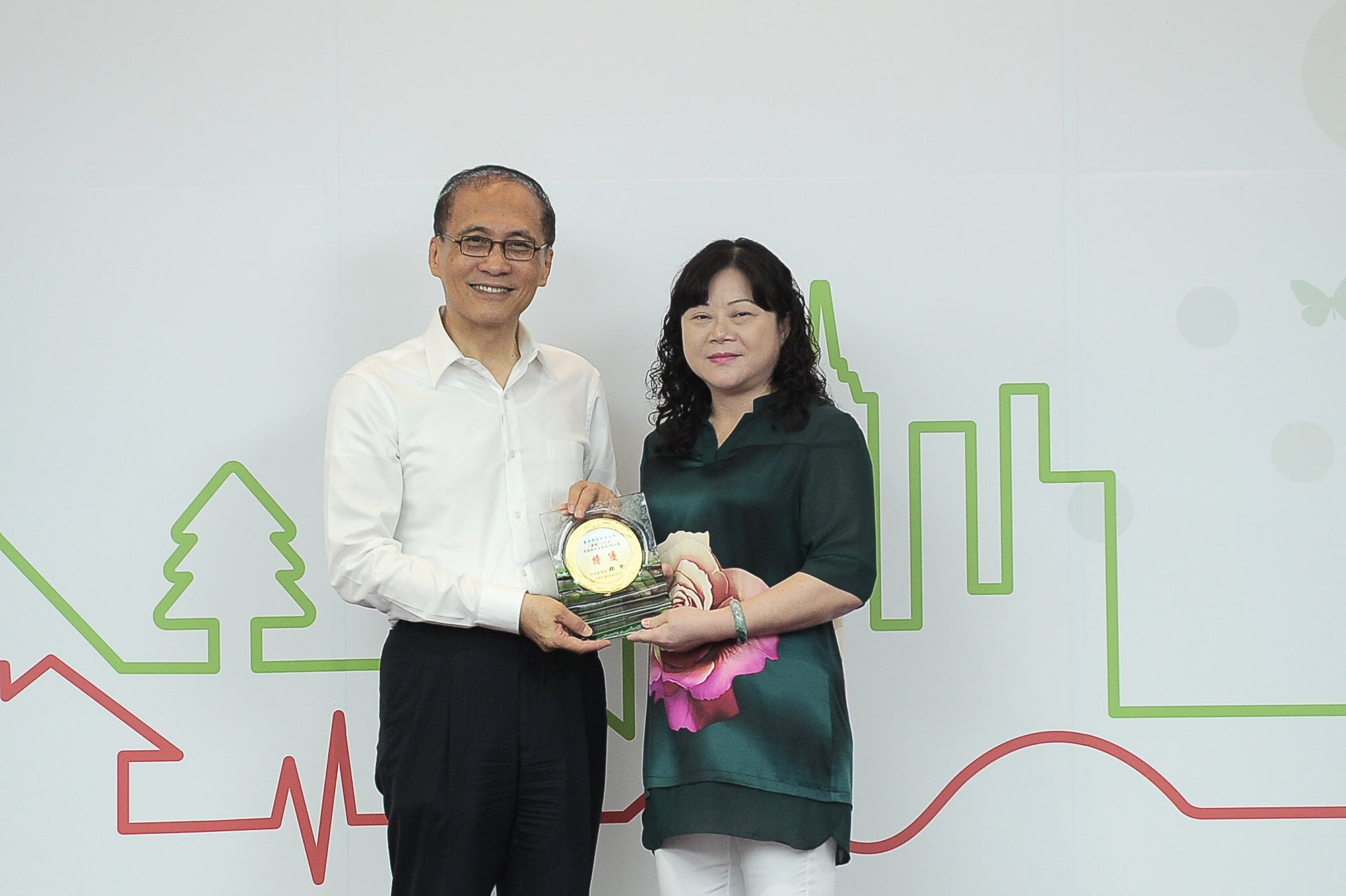 林揆：解決災區資訊及水電中斷問題 協助民眾迅速掌握災後復原情形 　共2張