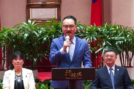 卓院長今（13）日接見「全美台灣同鄉會2024返台參訪團」一行照片 共6張　共6張
