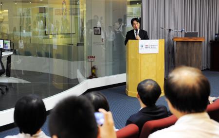 2018年8月3日行政院長賴清德視察「福衛七號運送前準備作業」。107.8.3S__39821319