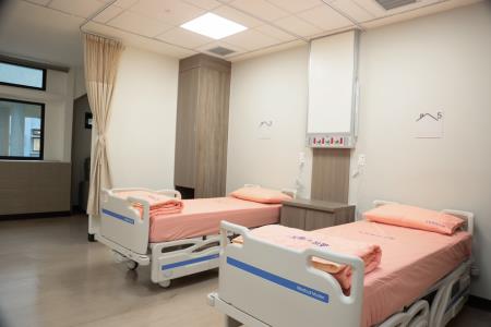 2026年5月29日行政院長卓榮泰視察台北榮總鳳林分院附設頤園住宿長照機構 　共6張