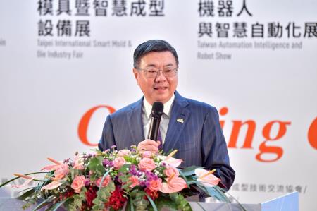2025年8月20日行政院長卓榮泰出席「台灣機器人與智慧自動化展」、「台北國際自動化工業大展」暨同期展會聯合開幕典禮　共12張