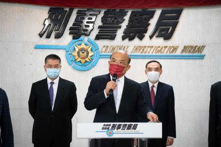 2021年7月21日行政院長蘇貞昌出席內政部警政署刑事警察局掃黑緝毒記者會 _2_ 　共3張