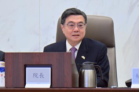 2025年12月24日行政院長卓榮泰主持行政院性別平等會第34次委員會議 　共3張