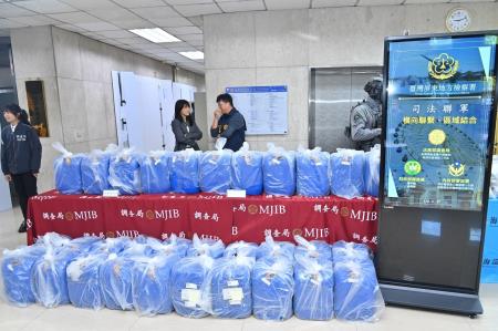 卓院長今(27)日出席「第11波安居緝毒專案」成果記者會照片 共10張