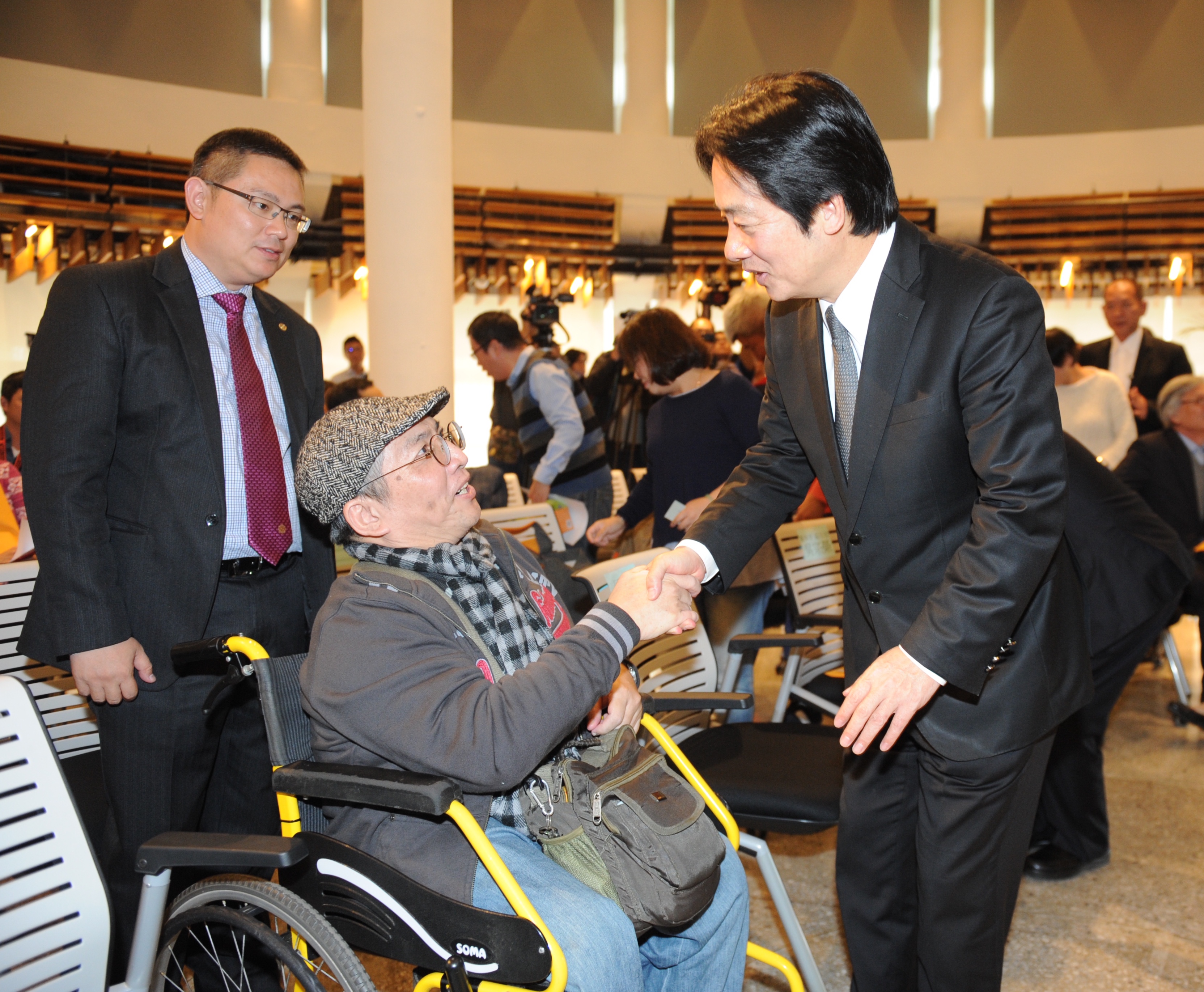 賴揆邀請各界支持台語詩歌演唱專輯 感受台語文學價值　共4張