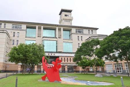 2024年5月22日行政院長卓榮泰視察國立東華大學-校舍災損及復原重建。