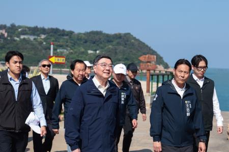 2026年5月1日行政院長卓榮泰視察南竿北海坑道遊憩系統無障礙設施進度 　共9張