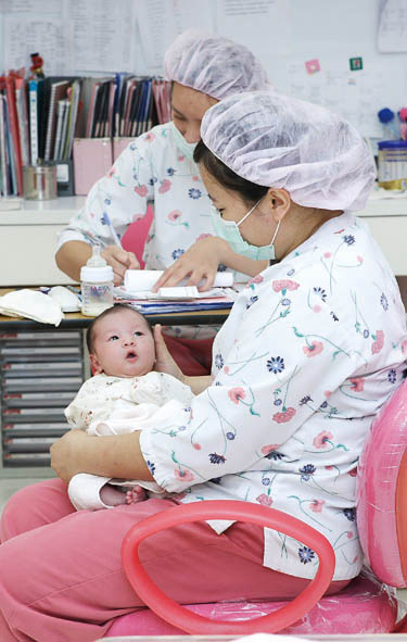 自73年以來，我國育齡婦女總生育率一直低於人口替代水準。（圖／台灣光華雜誌提供）.jpg