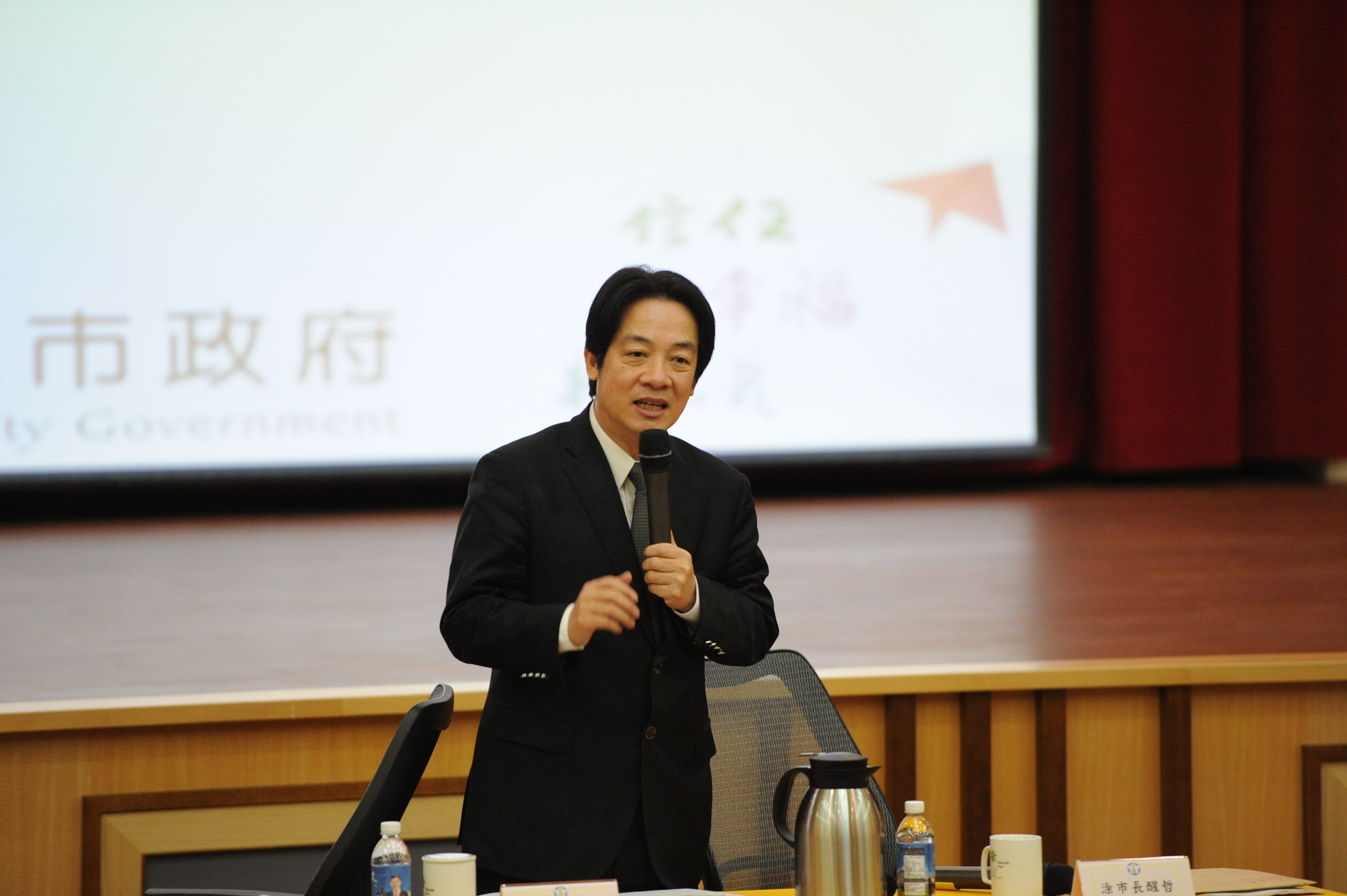 內閣團隊走訪嘉義市 賴揆：建立中央與地方合作模式 提高行政效率　共6張