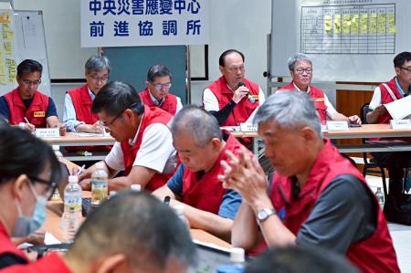 2025年10月12日中央災害應變中心前進協調所第36次工作會報後記者會 　共4張