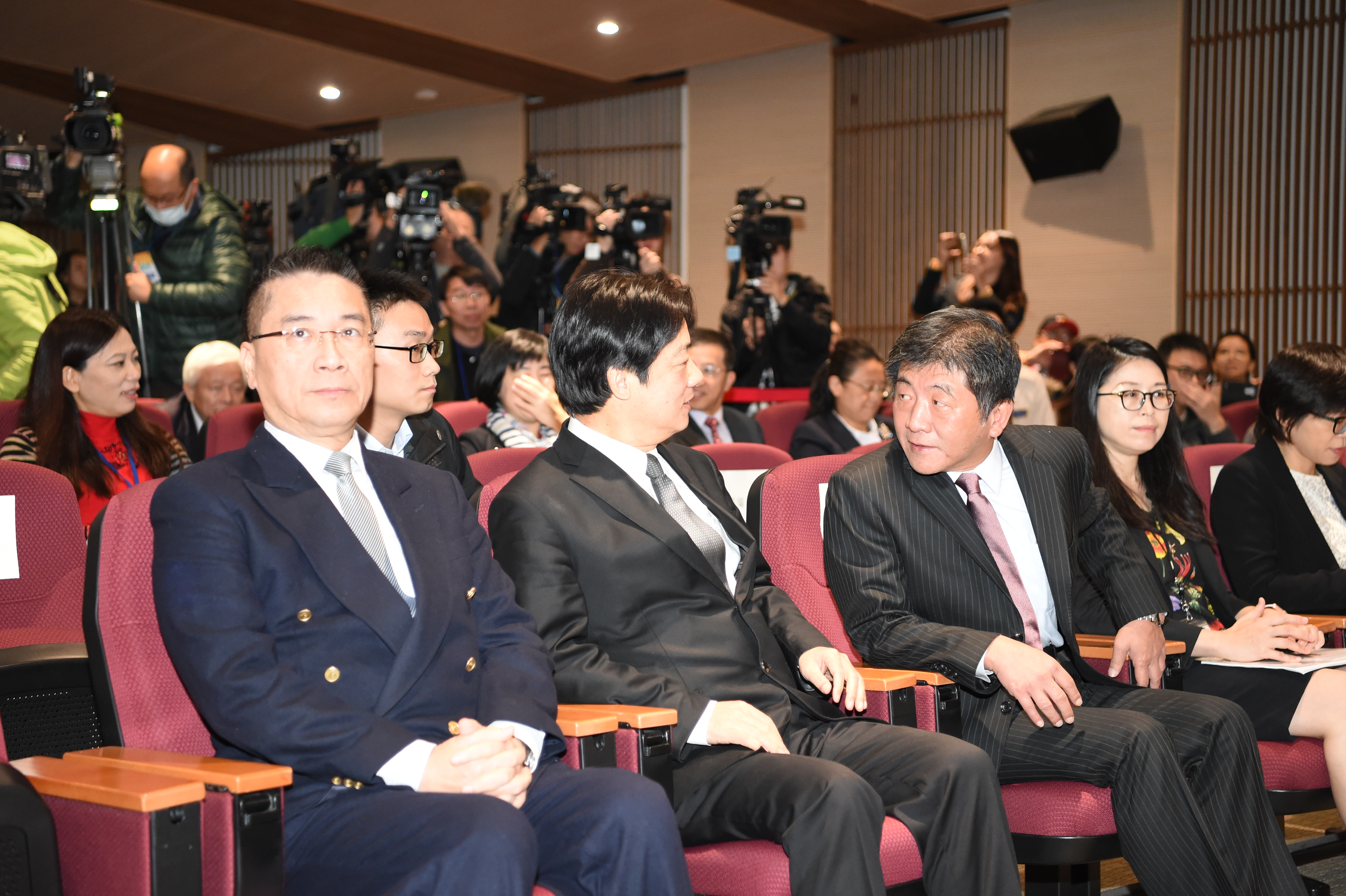 1966長照服務專線開通 賴揆:落實長照2.0 「一通電話，服務到家」　共8張