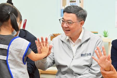 2026年6月9日行政院長卓榮泰訪視行政院新莊聯合辦公大樓各進駐機關員工子女非營利幼兒園　共8張