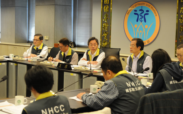 張揆：強化衛教宣導與溝通 紓緩流感疫情 　共3張