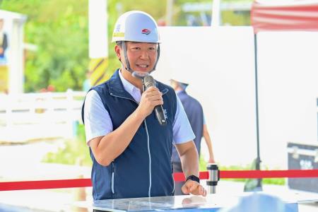 2026年5月16日行政院長卓榮泰視察高速鐵路屏東車站特定區路段臺鐵改善暨六塊厝車站遷建建設計畫進度 　共6張
