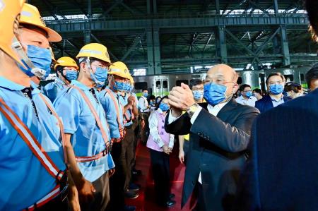 2022年6月18日行政院長蘇貞昌出席高雄機廠遷建潮州基地啟用典禮4 　共5張