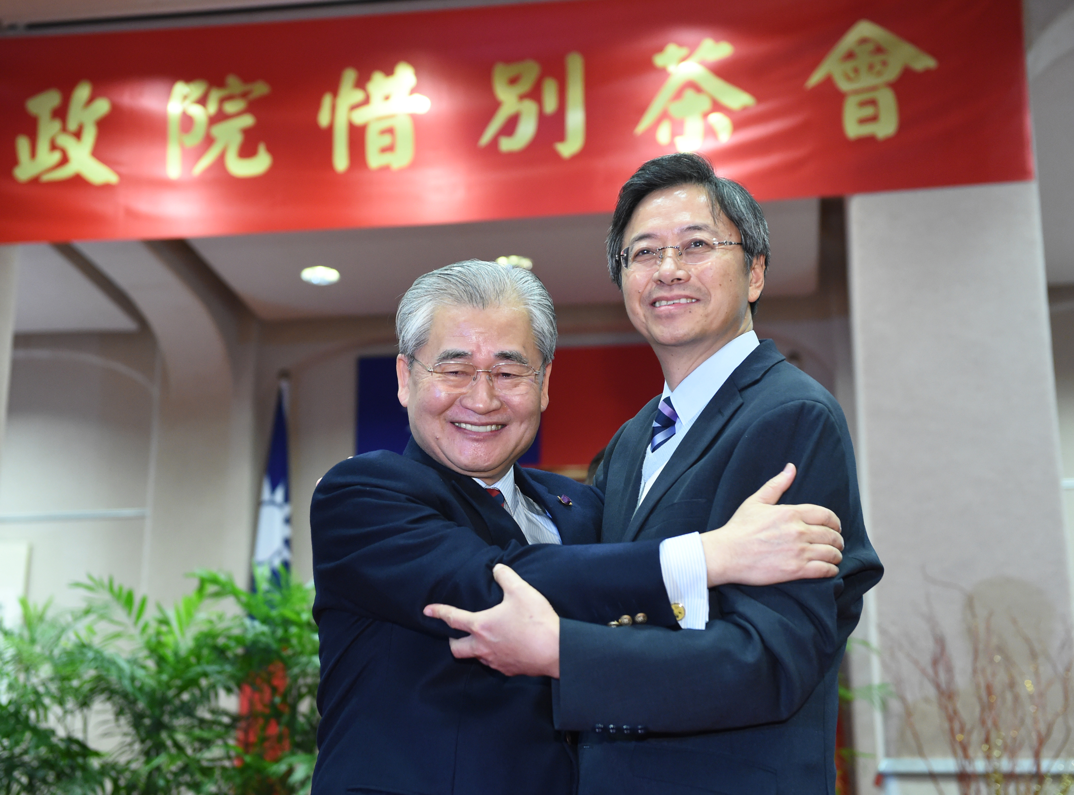 毛揆政院惜別茶會闡明辭職由　籲各界重視國會多數黨組閣憲政問題 　共3張