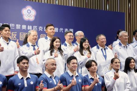 2024年8月16日行政院長卓榮泰出席2024第33屆巴黎奧林匹克運動會代表團返國餐會。　共11張