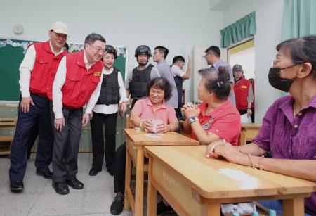 2025年7月15日行政院長卓榮泰出席「2025城鎮韌性（全民防衛動員）演習」臺中場次（急救站及救濟站作業演練） 　共7張