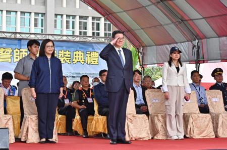 2024年6月3日行政院長卓榮泰出席海委會海巡署「113年端節威力掃蕩誓師暨接裝典禮」　共13張