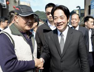 2018年2月15日行政院長賴清德至海巡署野柳漁港安檢所慰勞執勤同仁辛勞_4