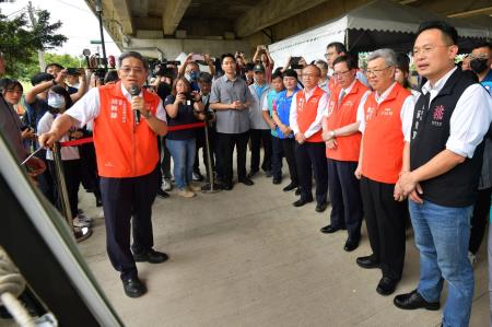 2024年4月30日行政院長陳建仁視察「國道2號增設中路交流道工程」。