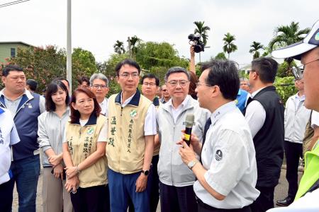 2026年6月13日行政院長卓榮泰視察南投縣外轆排水治理工程 　共5張