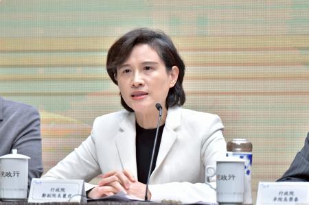 2026年1月20日行政院長卓榮泰出席「臺美關稅談判說明記者會」 　共10張