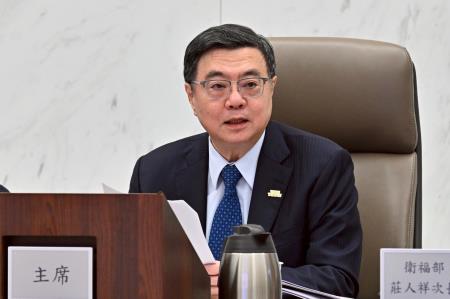 2025年12月17日行政院長卓榮泰主持行政院食品安全會報114年第4次會議 　共7張