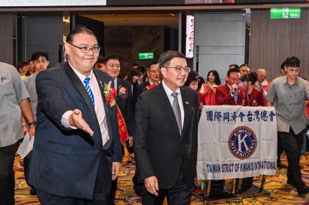 2024年10月9日行政院長卓榮泰出席國際同濟會台灣總會第50、51屆總會長交接暨總會理監事、會職人員、全國各會長統一就職典禮S__136060999_0　共5張
