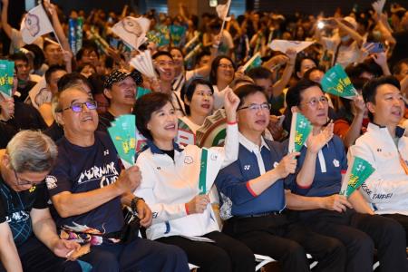 鄭副院長4日出席「看中華 挺臺灣，為臺灣加油！」暖心應援轉播活動照片 共8張　共8張